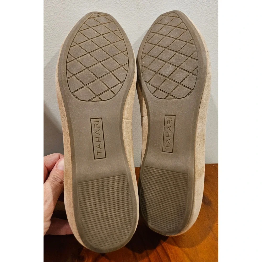 Tahari Tacey Women's Moccasin Slip On Flat Loafer Tan Size 8.5M